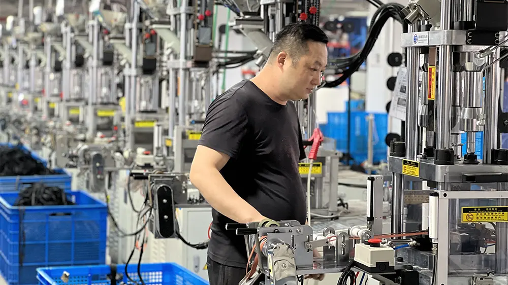 Vetoketjujättiläinen muokkaa teollisuuden ekosysteemiä uudelleen tekniikan avulla