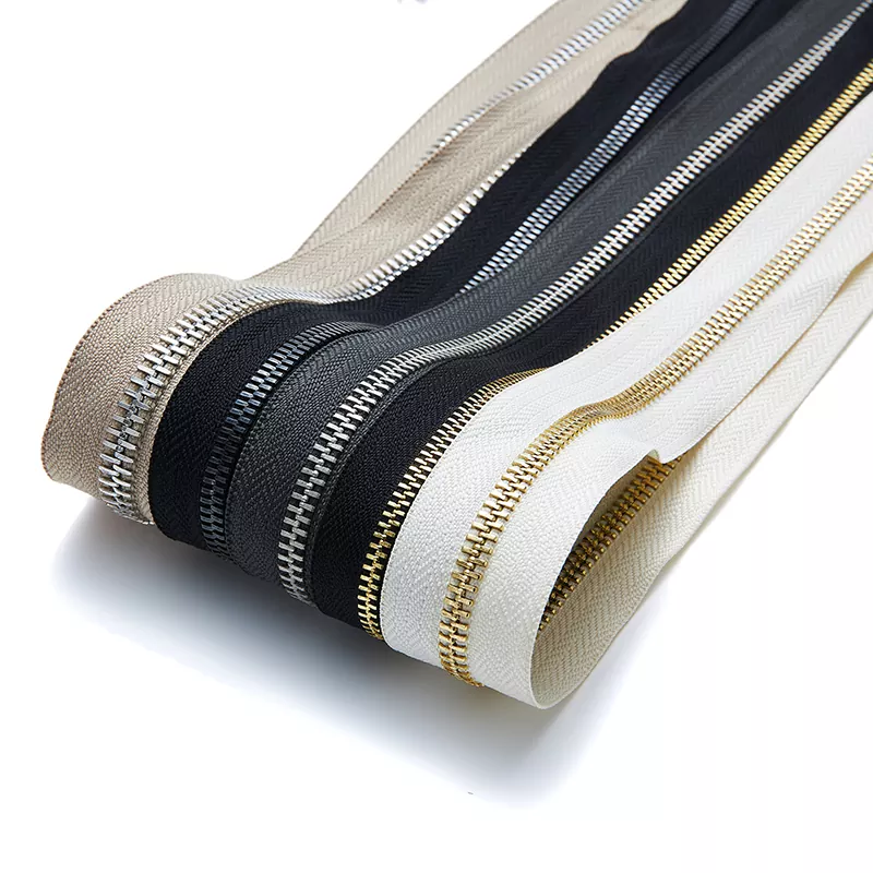 Normaali metallinen vetoketju